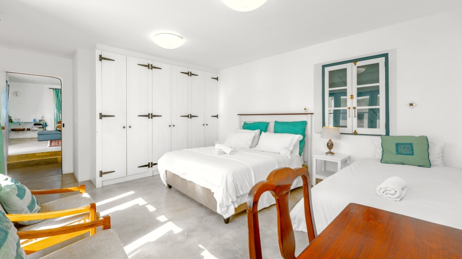 6 Bedroom Property for Sale in Struisbaai Western Cape